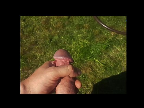 ❤️ A guapa quente recibe o seu coño rosa fodido e corre cun chorro nun xardín de verán ️❌ Vídeo porno en % gl.porn-evooli.ru % ❌️❤